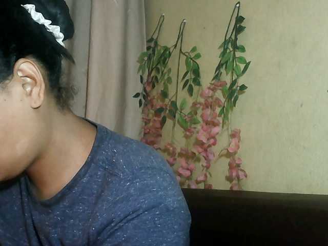 Pussy01lips, live now on BongaCams