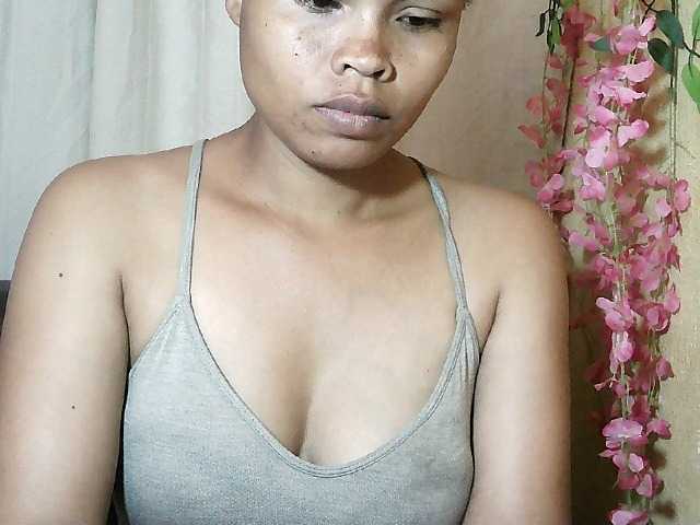 Pussy01lips's BongaCams show and profile