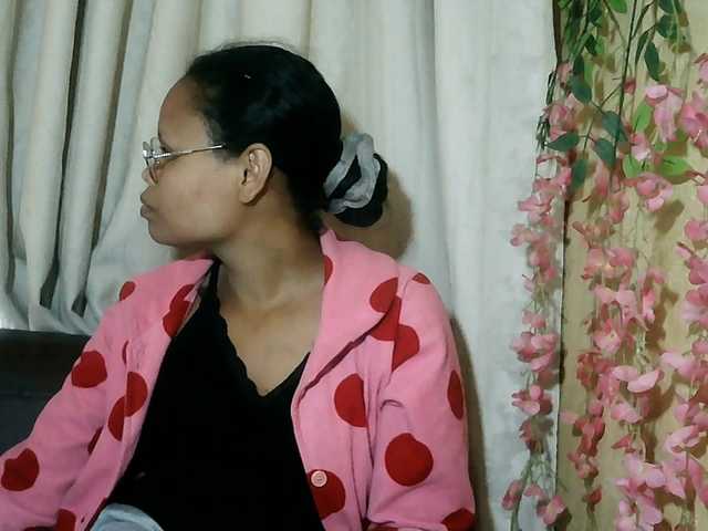Pussy01lips live cam on BongaCams