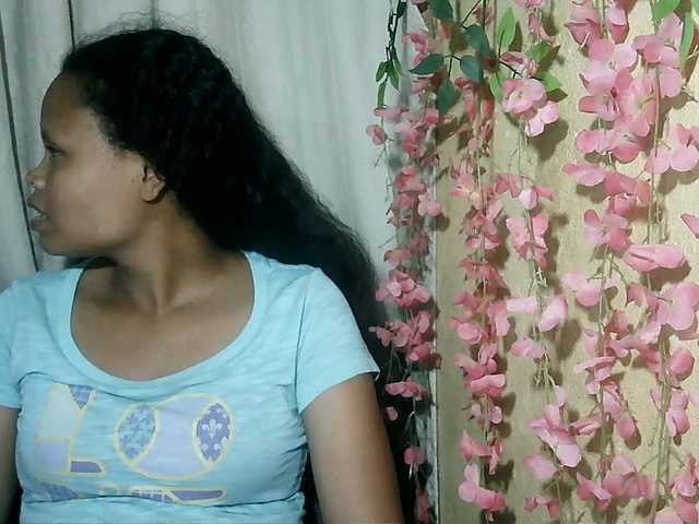 Pussy01lips live cam on BongaCams