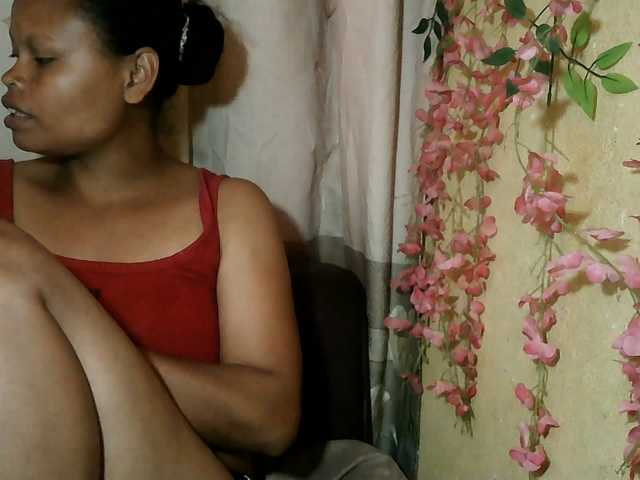 Pussy01lips live cam on BongaCams
