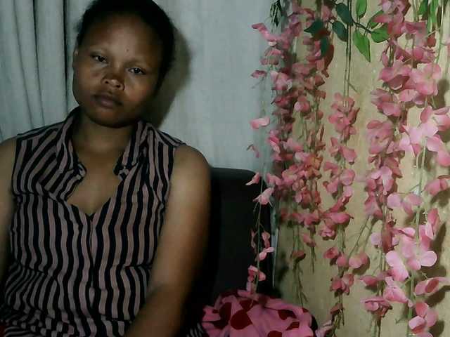 Pussy01lips live cam on BongaCams