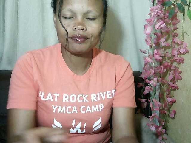 Pussy01lips live cam on BongaCams