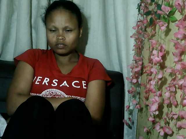 Pussy01lips live cam on BongaCams
