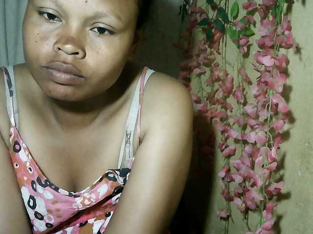 Pussy01lips live cam on BongaCams