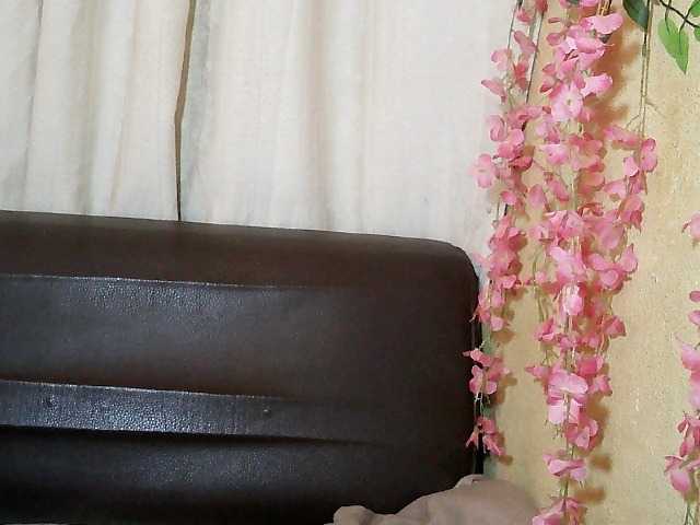 Pussy01lips's BongaCams show and profile