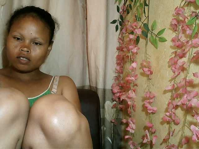 Pussy01lips live cam on BongaCams