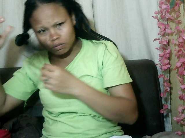 Pussy01lips live cam on BongaCams