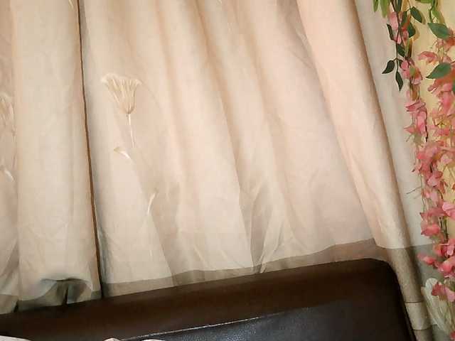 Pussy01lips live cam on BongaCams