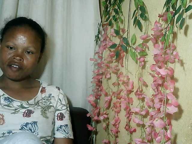 Pussy01lips live cam on BongaCams