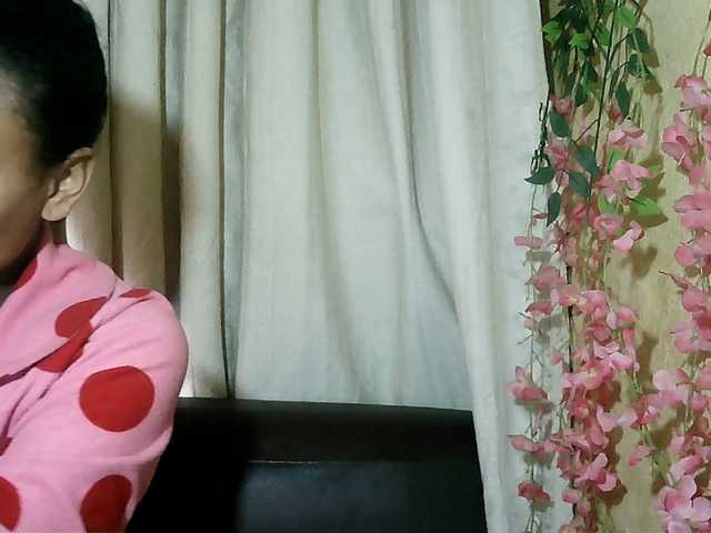 Pussy01lips live cam on BongaCams