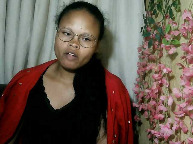 Pussy01lips live cam on BongaCams