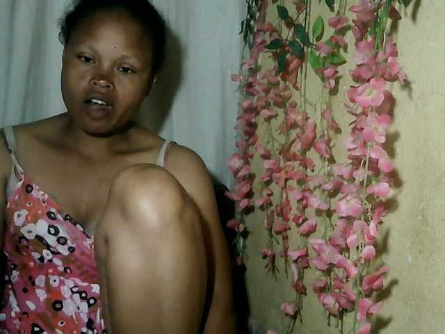 Pussy01lips live cam on BongaCams