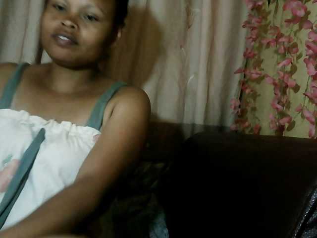 Pussy01lips live cam on BongaCams