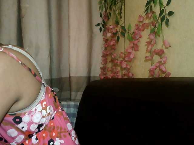 Pussy01lips live cam on BongaCams