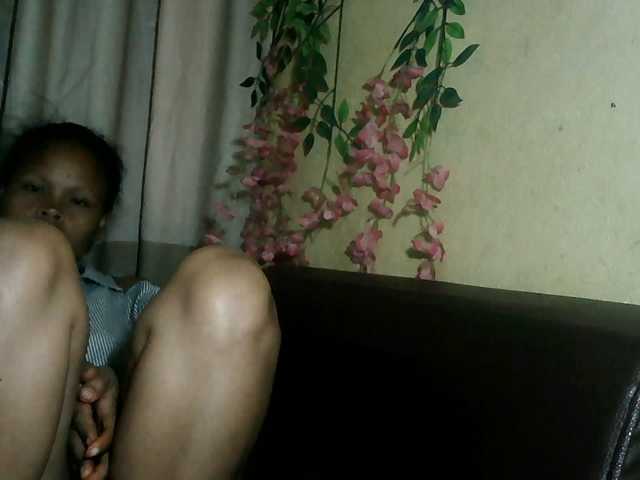 Pussy01lips live cam on BongaCams