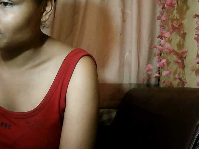 Pussy01lips live cam on BongaCams