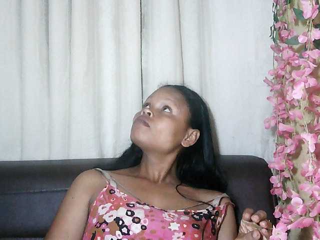 Pussy01lips's BongaCams show and profile