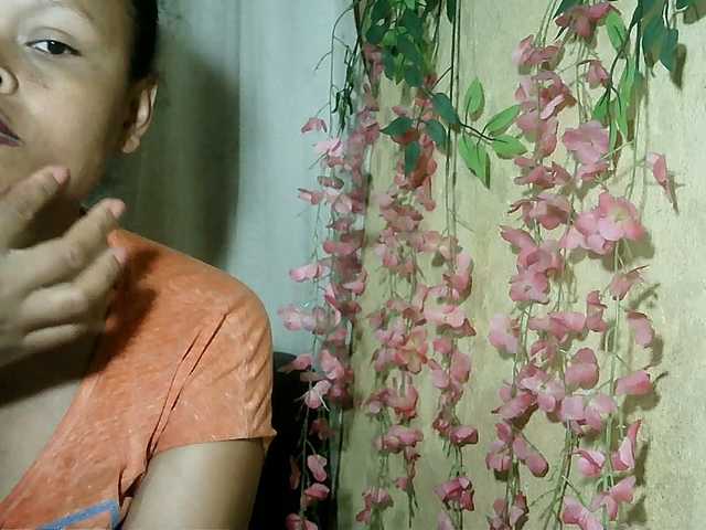 Pussy01lips live cam on BongaCams