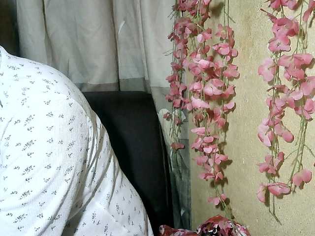 Pussy01lips live cam on BongaCams