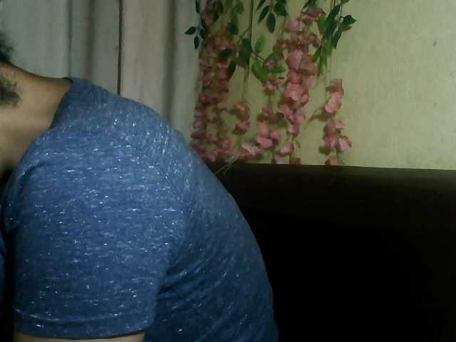 Pussy01lips live cam on BongaCams