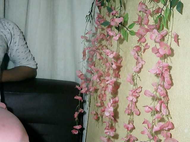 Pussy01lips live cam on BongaCams