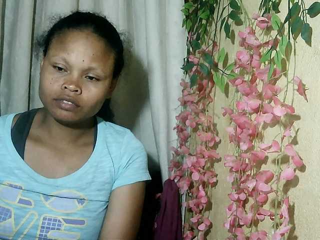 Pussy01lips live cam on BongaCams