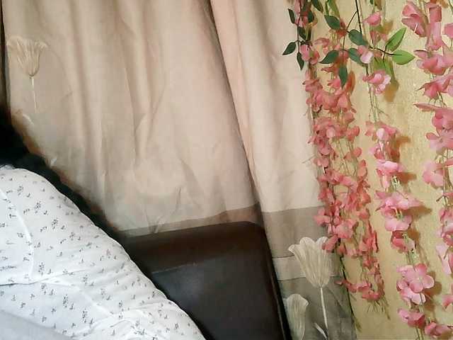 Pussy01lips live cam on BongaCams