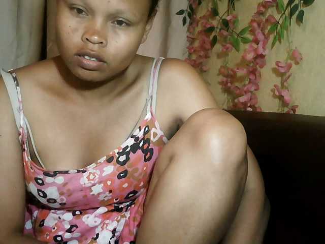 Pussy01lips live cam on BongaCams