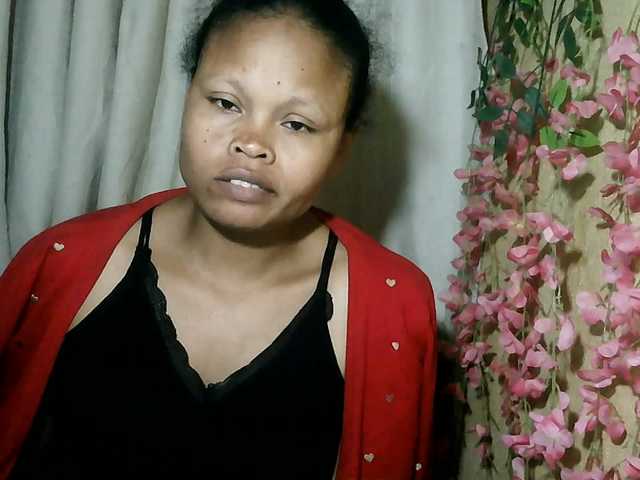 Pussy01lips live cam on BongaCams