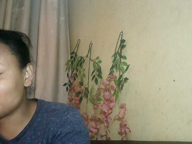 Pussy01lips, live now on BongaCams