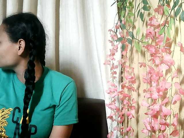 Pussy01lips live cam on BongaCams
