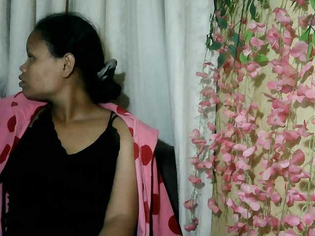 Pussy01lips live cam on BongaCams