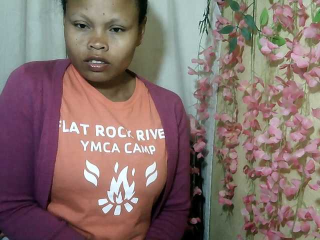 Pussy01lips live cam on BongaCams