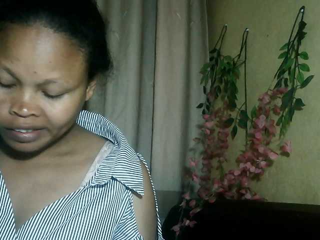 Pussy01lips live cam on BongaCams