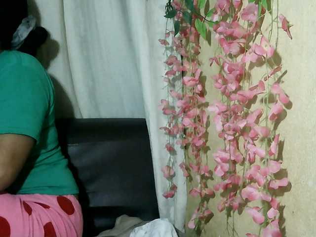 Pussy01lips live cam on BongaCams