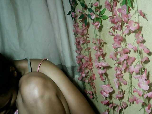 Pussy01lips live cam on BongaCams