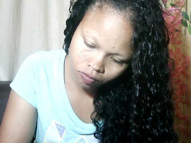 Pussy01lips live cam on BongaCams