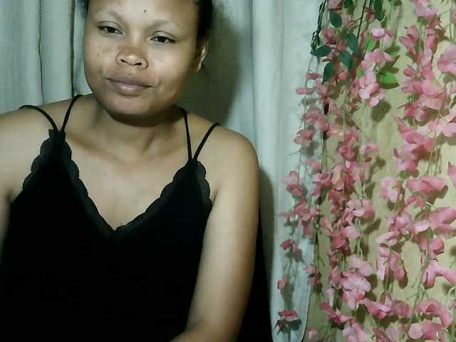 Pussy01lips live cam on BongaCams
