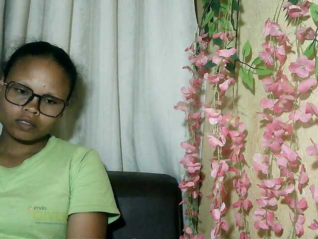 Pussy01lips live cam on BongaCams