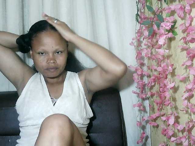 Pussy01lips est une amatrice française qui gagne des pourboires lors d'une session en live très excitante sur BongaCams. Les tags coquins de cette cam girl sont : Ebony,Brunette,Shaved,
