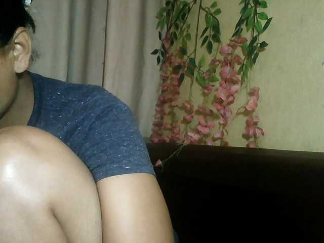 Pussy01lips, live now on BongaCams