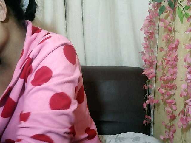 Pussy01lips live cam on BongaCams