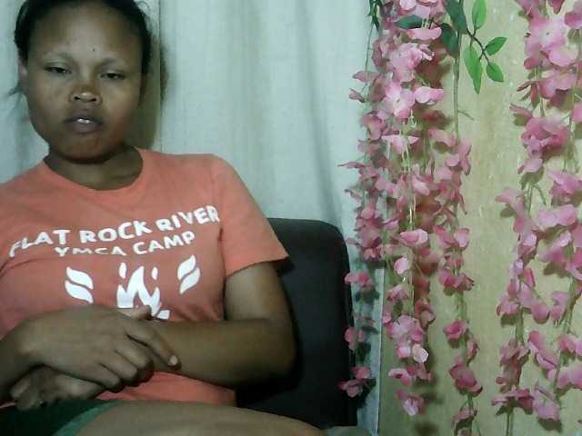 Pussy01lips live cam on BongaCams