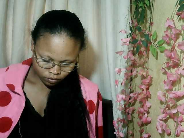 Pussy01lips live cam on BongaCams
