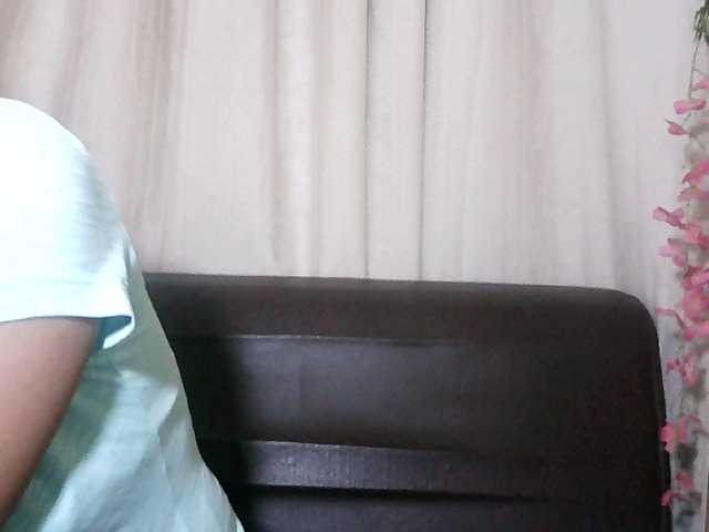 Pussy01lips live cam on BongaCams
