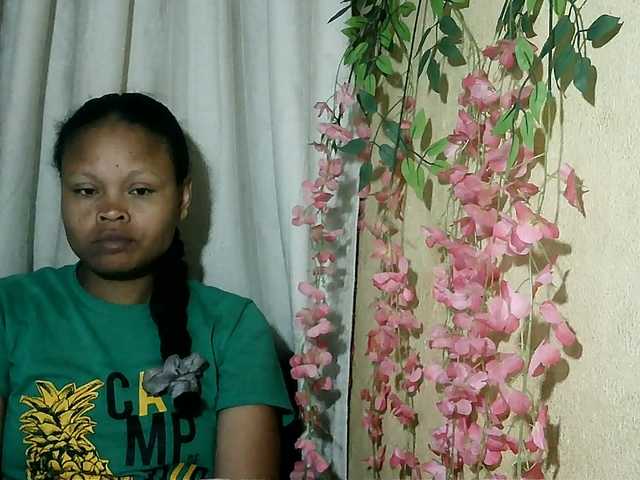 Pussy01lips live cam on BongaCams