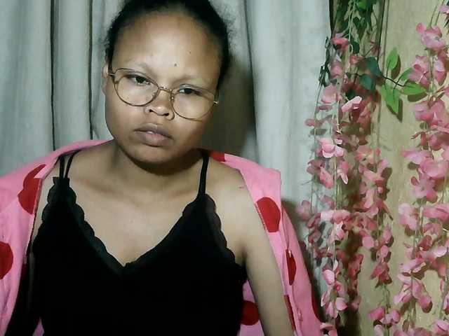 Pussy01lips live cam on BongaCams
