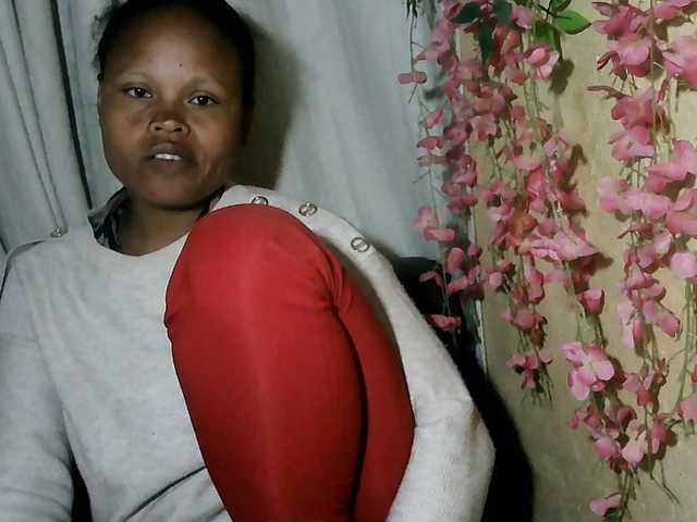 Pussy01lips live cam on BongaCams