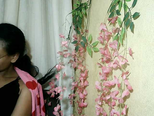 Pussy01lips live cam on BongaCams